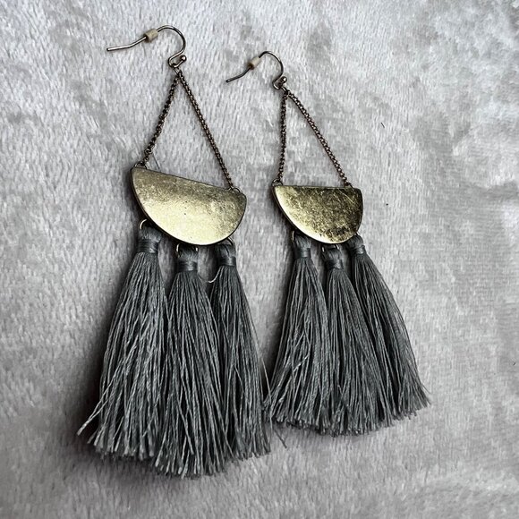 Fringe Tassel Earrings Gray Gold Tone Boho Half Moon Crescent Dangle Large - Picture 6 of 7